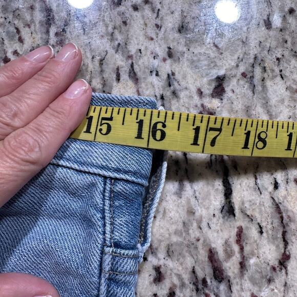 Madewell Ripped Mom Jean In Mid Wash Blue Size 29 - Picture 8 of 9